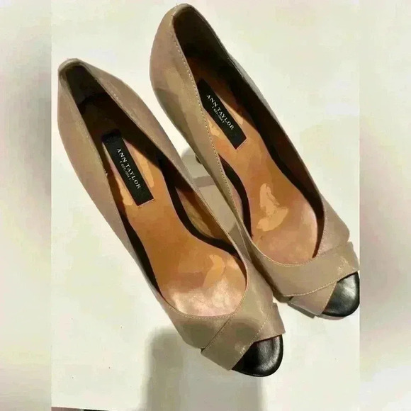 Ann Taylor Slip On Stiletto Heels Sz. 9M - Picture 1 of 6